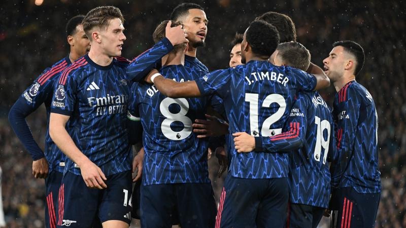 杰伦格林&神京挡拆连线，隔人暴扣